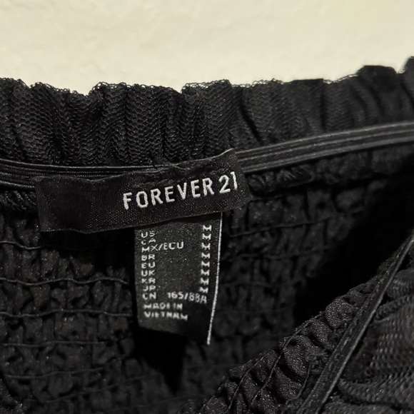 Forever 21 Black top size medium - Picture 2 of 5